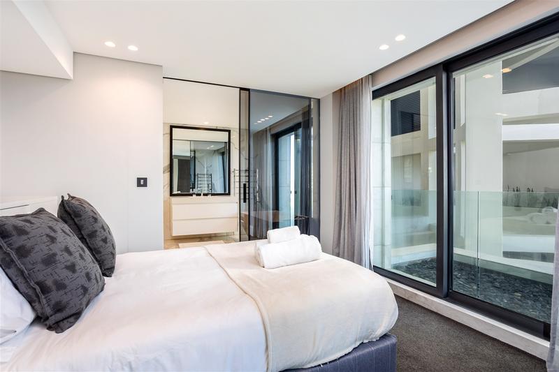 5 Bedroom Property for Sale in Bantry Bay Western Cape